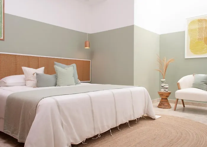 The Moss - Design In Prime Location - Walk To &