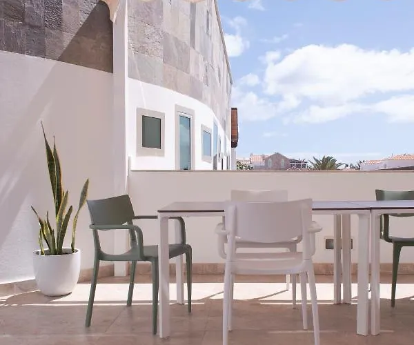 The Moss - Design In Prime Location - Walk To &