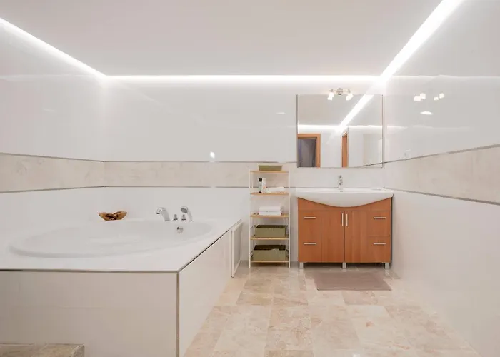 The Moss - Design In Prime Location - Walk To & קורלחו