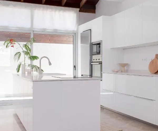 The Moss - Design In Prime Location - Walk To & וילה קורלחו